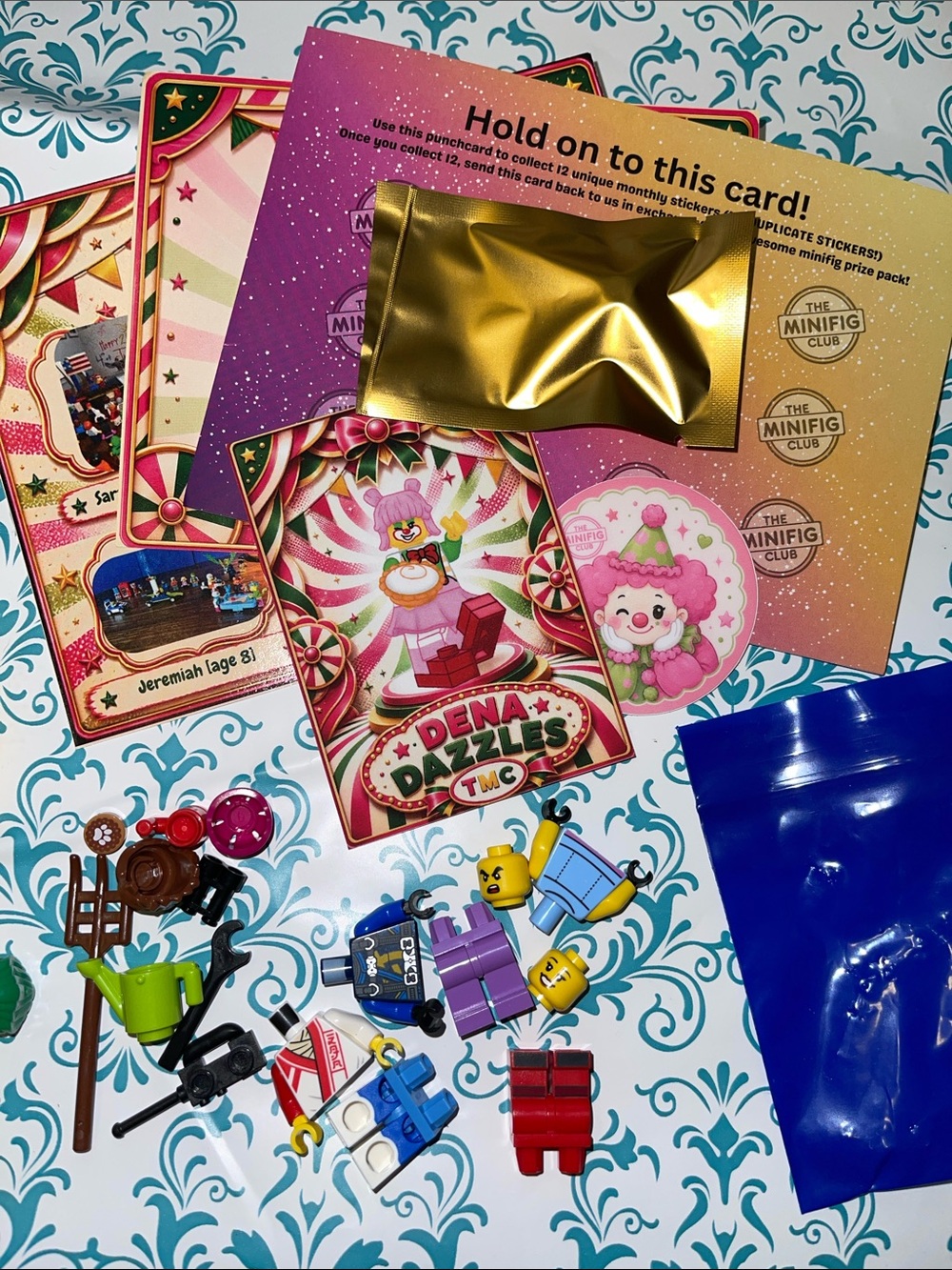 LEGO Minifigures The Minifig Club Age 8 Dena Dazzles Sticker & Accessories